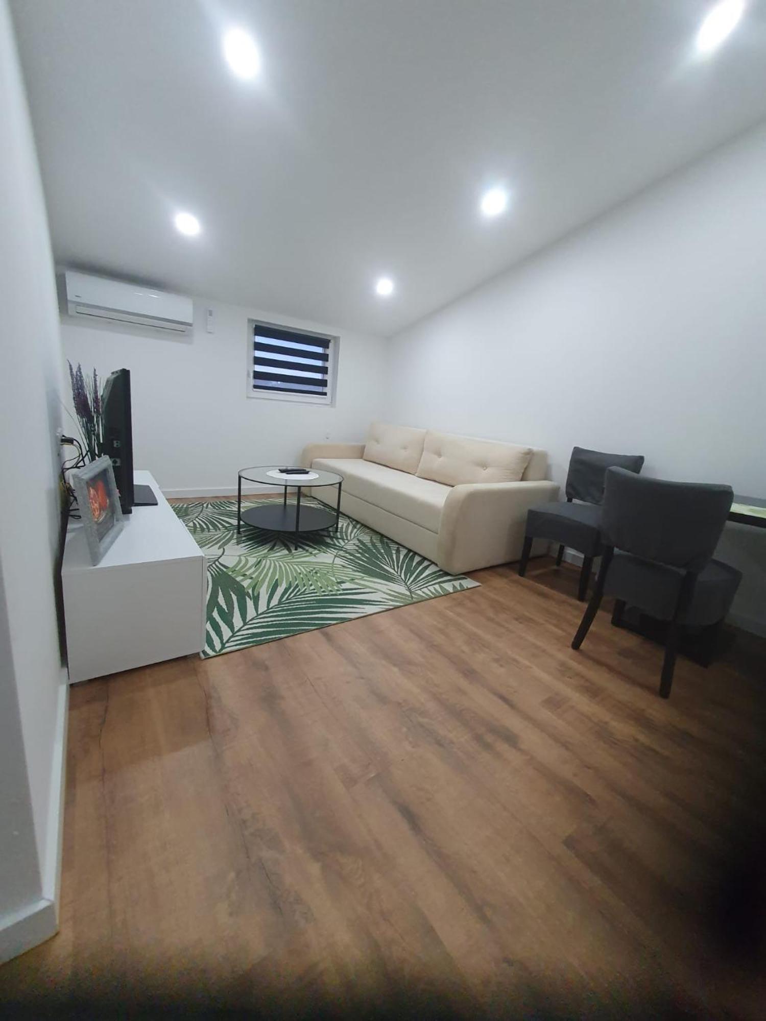 Mb Apartman 캐플례나 외부 사진